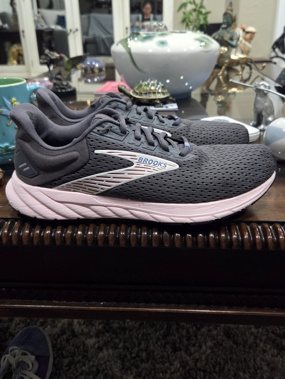 Brooks Anthem 6 Women's Grey and Pink Running Shoes